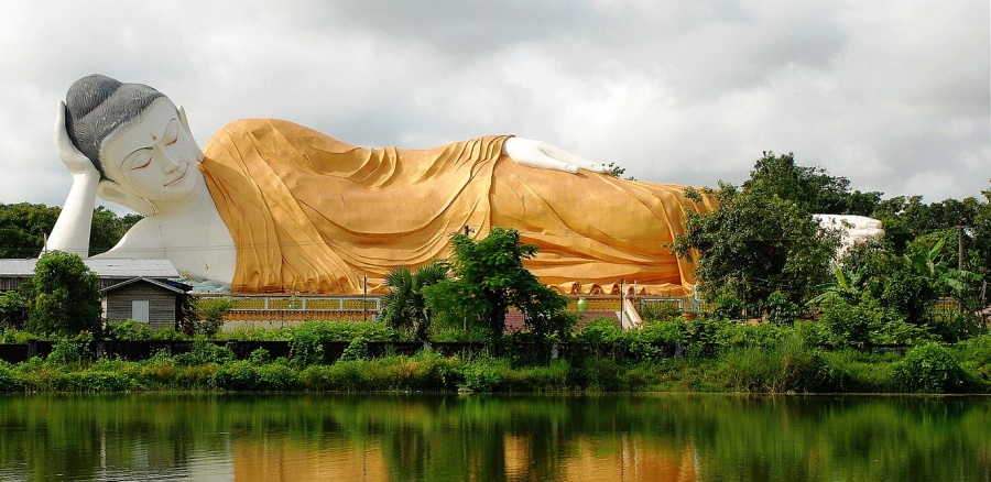 Yangon to Bago: Train Day Tour with Return by Private Tour Car