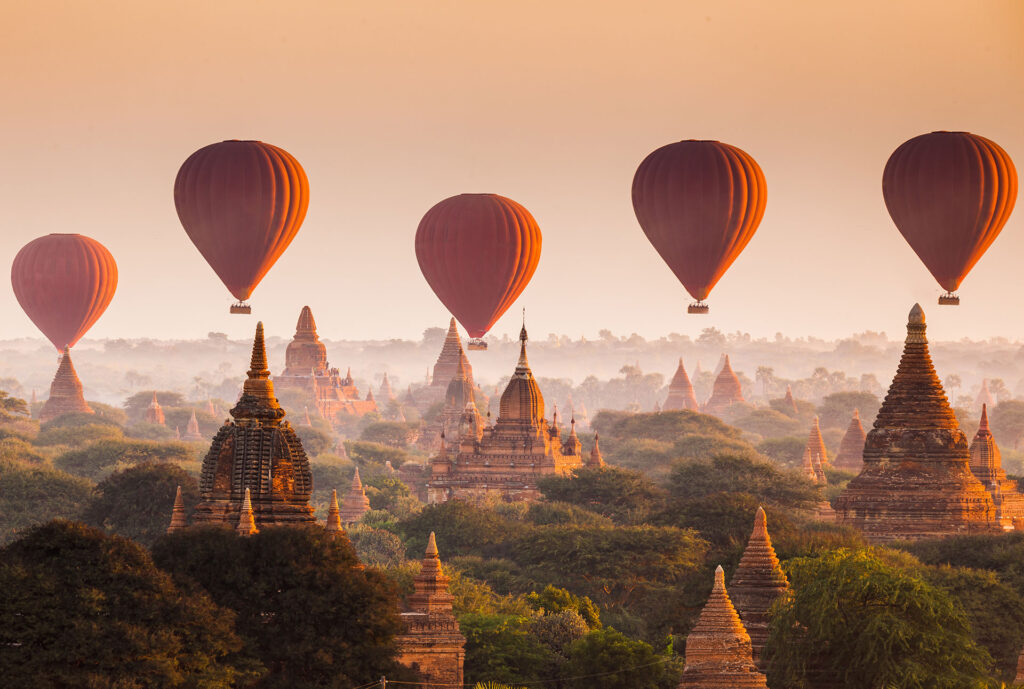 Bagan Majestuoso: Una Aventura de Un Día desde las Alturas y Más Allá